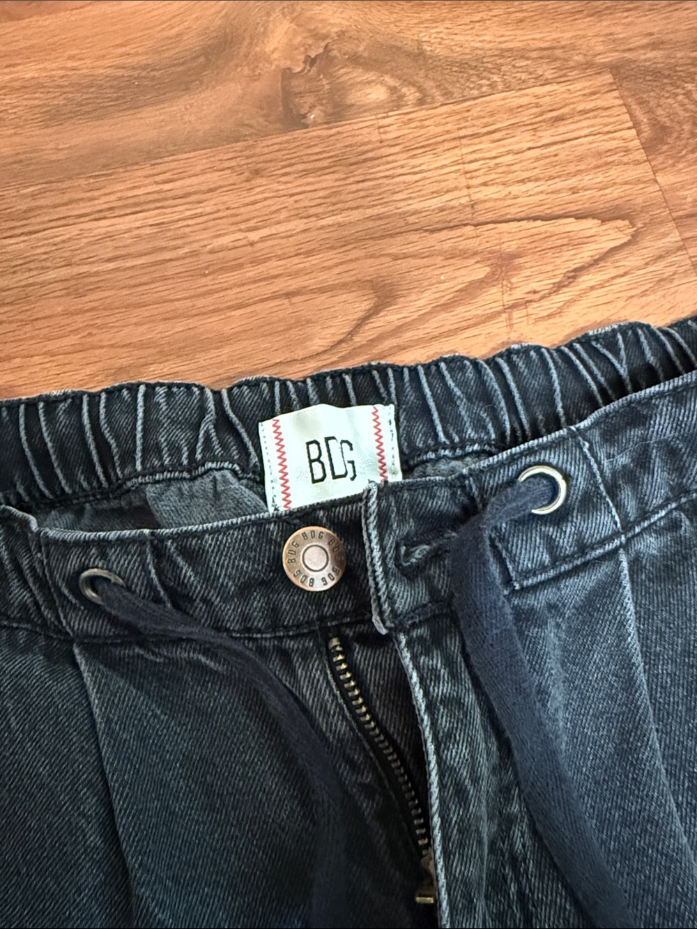 BDG Station Cocoon Baggy Barrel Leg Cargo Jeans - Picture 9 of 11